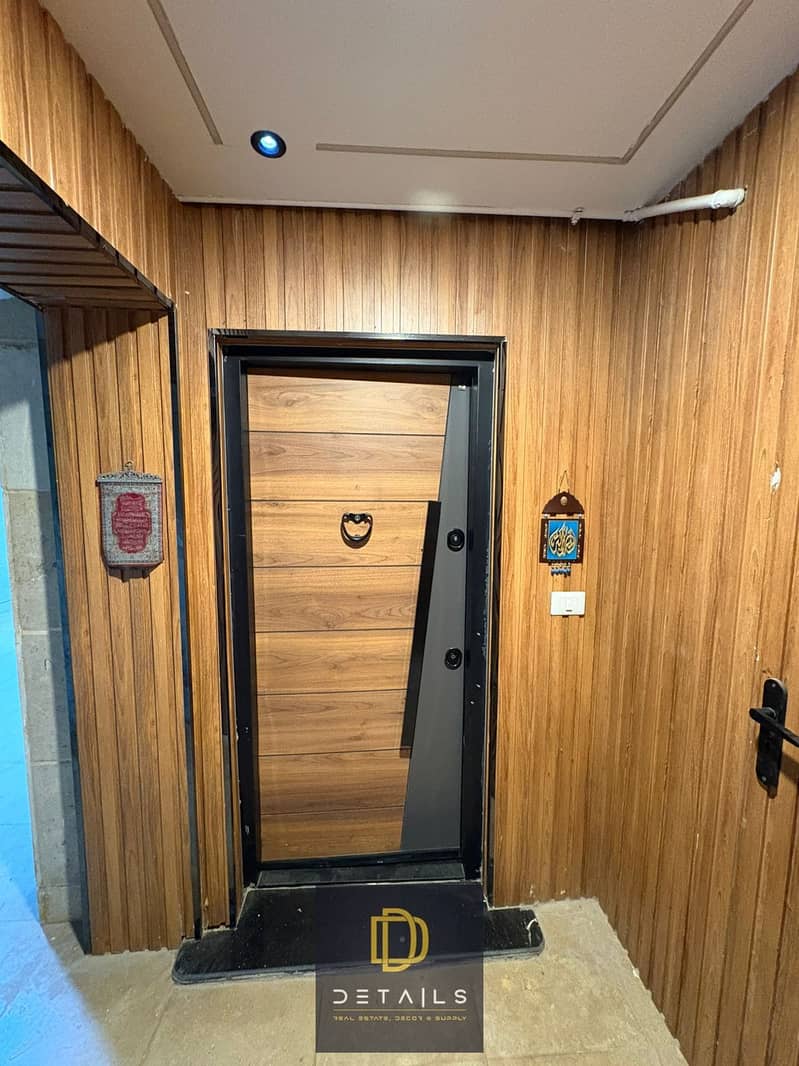 Ground floor apartment with a garden behind the mosque, including a kitchen and 5 air conditioners. Hotel-style finishing. Located in the largest gard – pohled 5