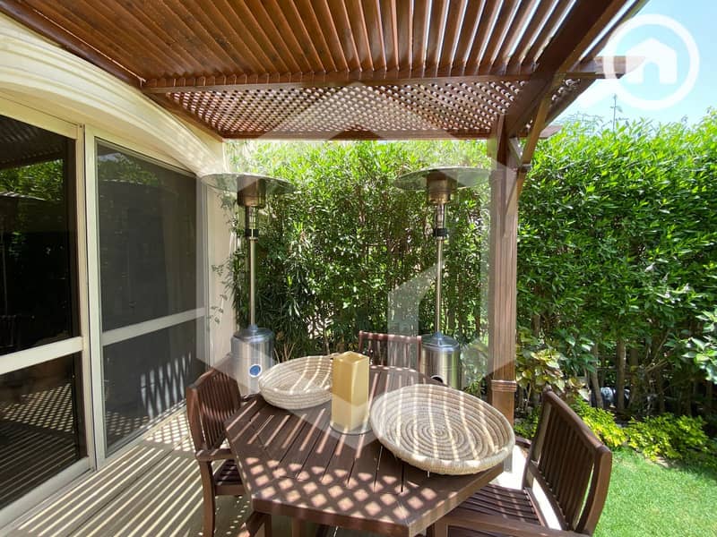 4 Al Patio 6 4. jpg