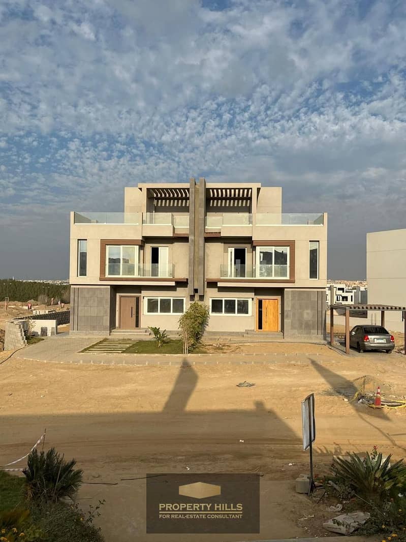 9 4b5eefc8-9e77-4f8a-b083-dea8a994bebc. jpg