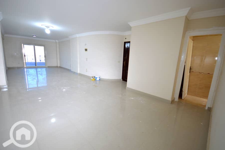 Apartment For Sale 200m, Omar Zafan (off La Gaite Street) – Ibrahimiyya – 10/14th floor – direct street view – full meters – 2 elevators. - Bild 4
