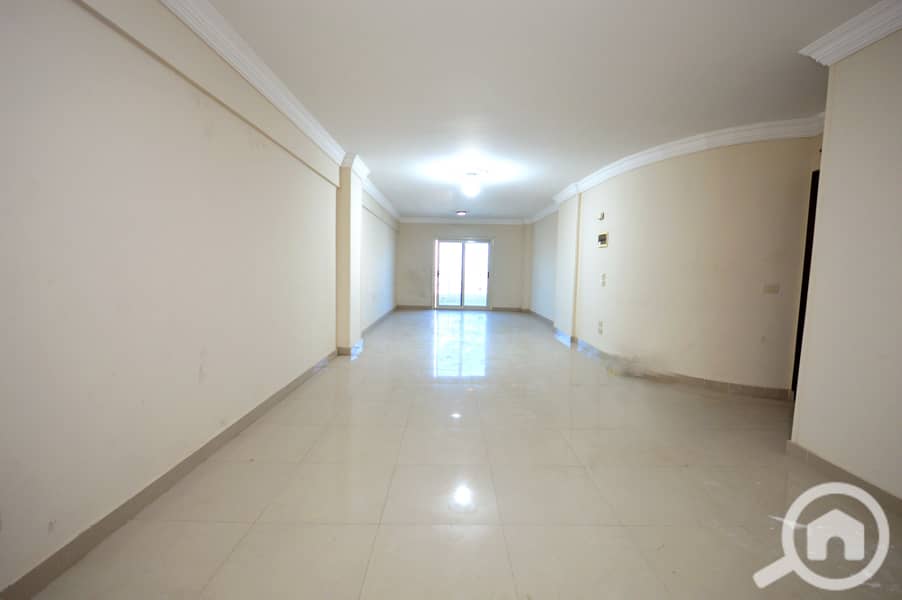 Apartment For Sale 200m, Omar Zafan (off La Gaite Street) – Ibrahimiyya – 10/14th floor – direct street view – full meters – 2 elevators. - Bild 5