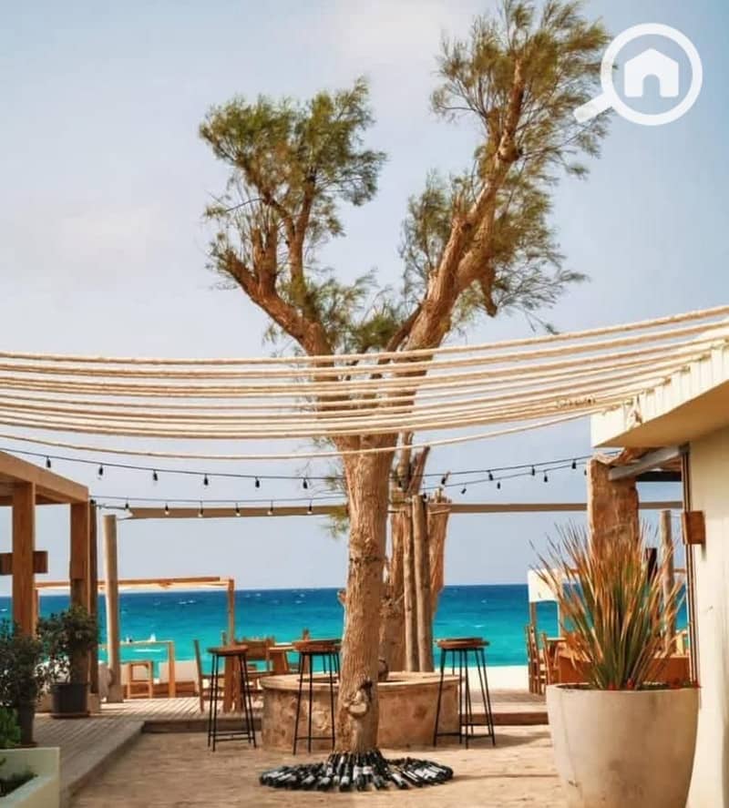 Fully finished villa, directly on the sea, for sale in a prime location inside Marasi Bagosh, Sidi Henish, North Coast, next to Hacienda - Ansicht 2