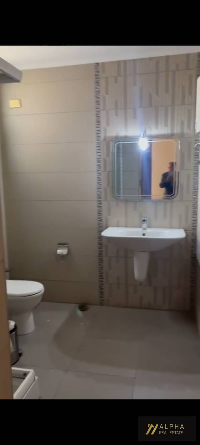 24 1000322783. jpg