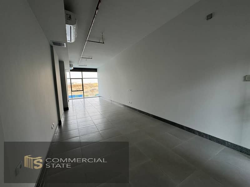 Finished Office at Water Way The Hub 72m for Sale -New Cairo - Vista 4