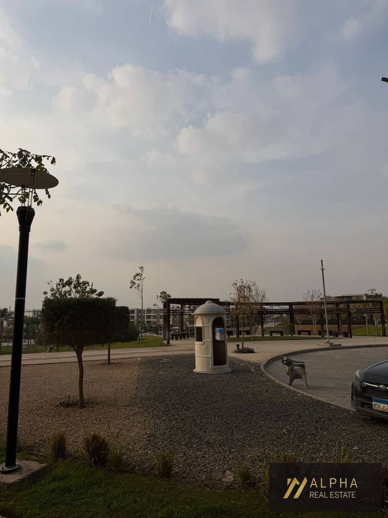 Fully Furnished Ground Floor Apartment for Rent in Taj Sultan Compound - Więcej