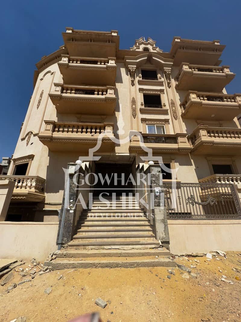 Apartment for sale directly on the Boulevard Axis, 6th of October, area 185 m², semi-finished, in front of Naoum Ready To Move - Ansicht 3