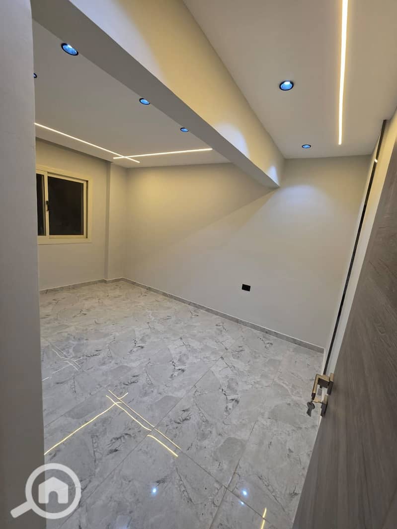 Apartment for sale with a view on the main street, Degla Compound, Phase Two, Ultra Super Lux, first occupancy. - Ansicht 5