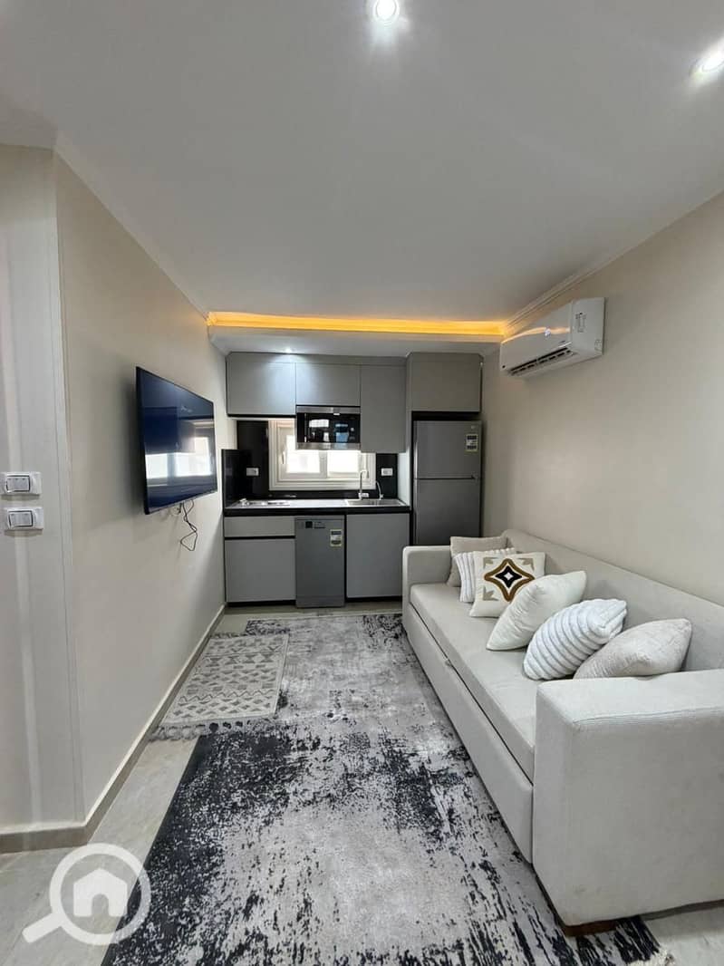 I rented an apartment in the Amourad compound, a hotel apartment with furnishings and appliances, 137 square meters + 143 square meters roof with furnishings and appliances. - Ansicht 3
