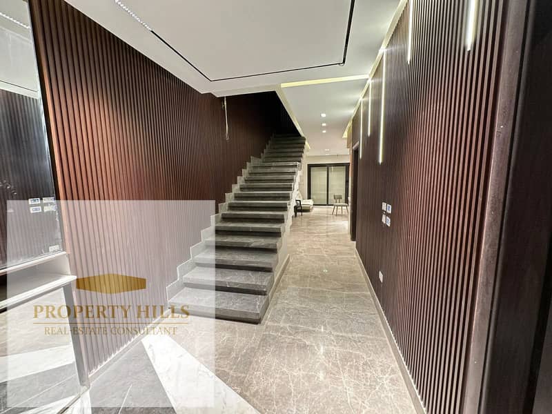 Villa in the heart of New Cairo's Fifth Settlement with 3 master bedrooms, ready for viewing, for sale at the old price. - Vista 3