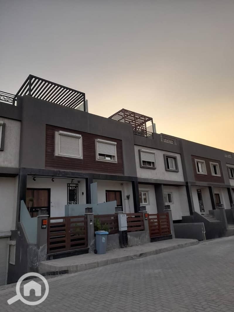 Immediately receive a 3-story townhouse with a view of the pyramids in Rock Eden - ROCK EDEN next to Mall of Egypt and the Media Production City. – pohled 5