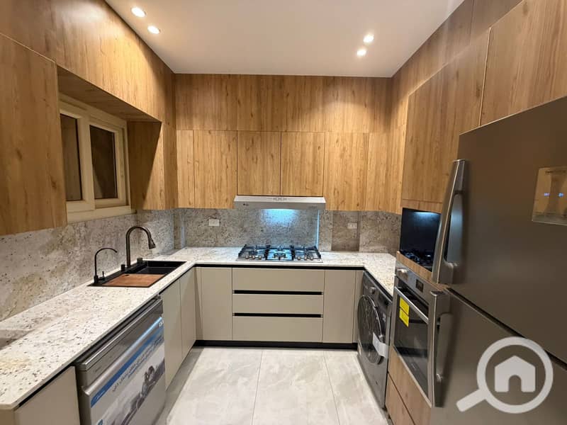 7 1000291952. jpg