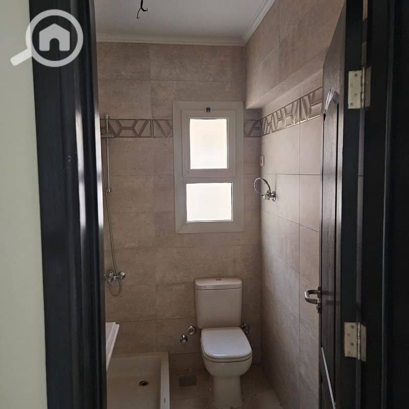 Villa for sale, 4 bedrooms, fully finished, ready for immediate occupancy, resale in Telal Ain Sokhna. - Więcej