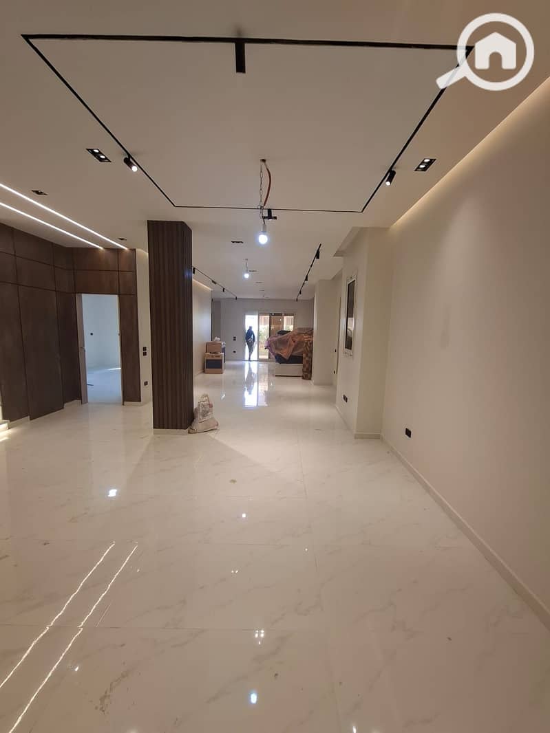 Twin house villa in Pyramids Walk Compound, ultra super lux finishing - Widok 5