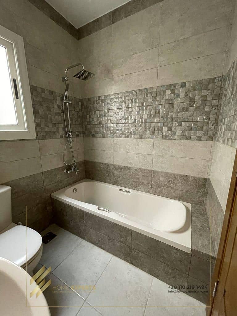24 e7940e04-c4ba-4a6d-9727-ad7bd6621d11. jpg