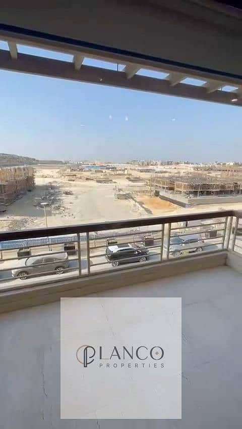 a distinctive apartment inside New Giza , directly in front of the club, 6 october - Aanzicht 4