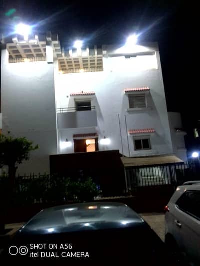فیلا 10+ غرف نوم للايجار في المهندسين، الجيزة - Standalone villa for rent