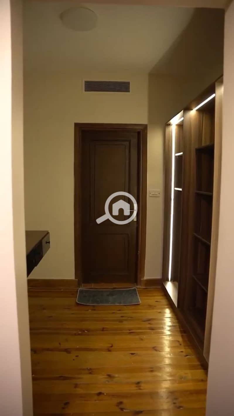 11 1000298933. jpg
