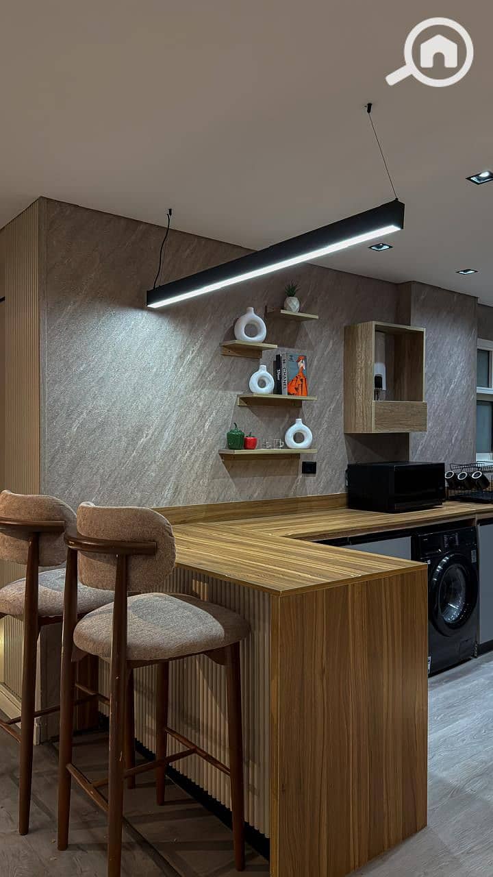 8 e35eedec-ee38-4ad9-aa3a-a425bb021bd3. jpg