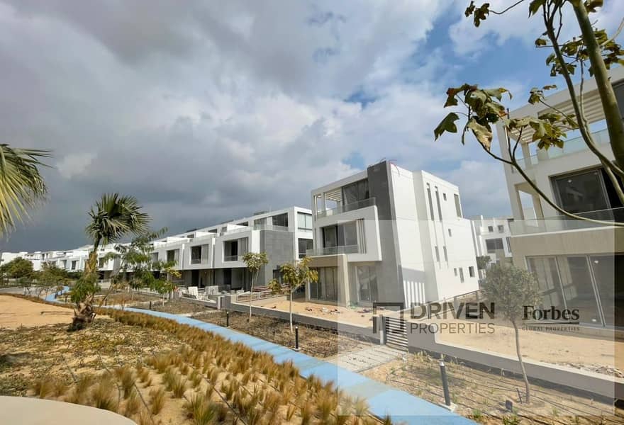 Ready To move Super Lux Finished Townhouse With Terrace For Sale In Joulz Compound New Giza 6th of October City, Giza. - Ansicht 6