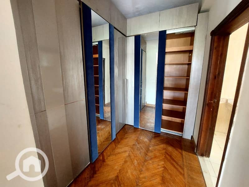 Grand Residence Compound For Rent Stand Alone Villa 5 Master bedrooms 2 Living Rooms 7 bathrooms 1 Nanny’s room - Air conditioning Kitchen Dressing – další