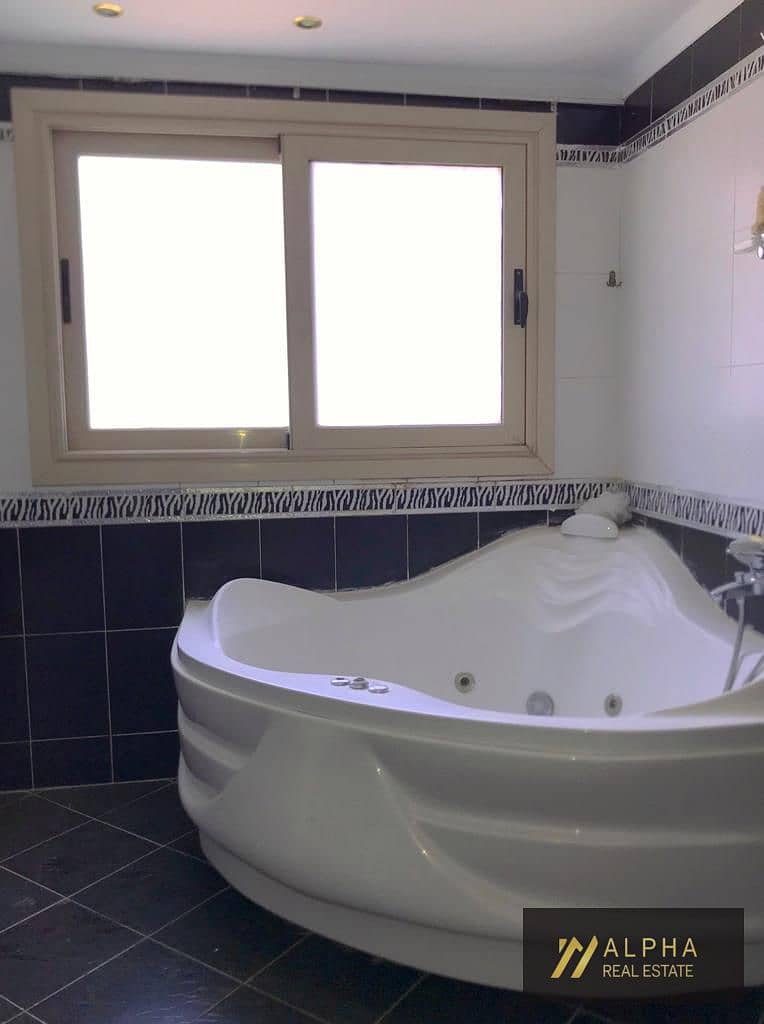 Standalone villa for rent in Arabella Compound New Cairo 1100 sqm land 900 sqm built up 7 bedrooms elevator basement garden driver room maid room luxu - Ansicht 6
