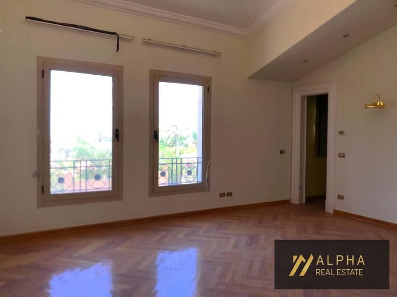 Standalone villa for rent in Arabella Compound New Cairo 1100 sqm land 900 sqm built up 7 bedrooms elevator basement garden driver room maid room luxu - Mehr