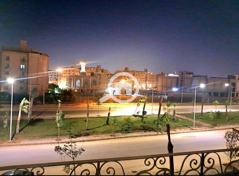 "Apartment for sale in October Gardens, Tourist Area A, in front of Bedaya Compound, directly on the main street, 2,400,000 October Gardens. " – pohled 5