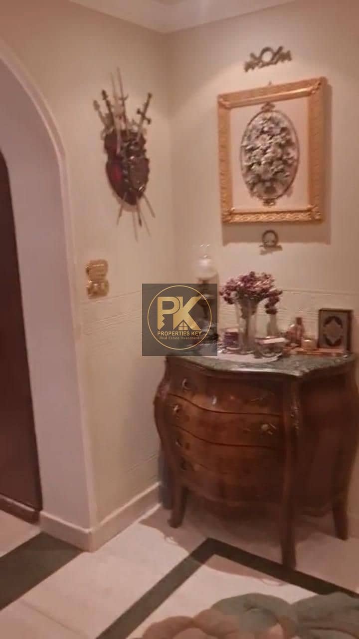 6 ea3ae3b4-2bd8-42f1-88ea-9b50a98e4fbd. jpg