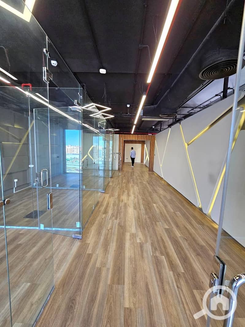 Distinctive administrative HQ 301sqm air-conditioned for rent in the heart of the largest companies in Sodic EDNC, New Cairo - Widok 5