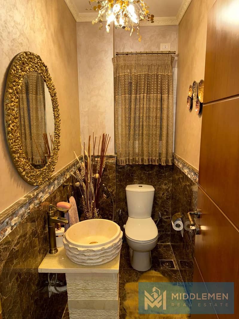 apartment 189m prime location Finished with ACs, kitchen under market price ready to move Regents Park new cairo - Więcej