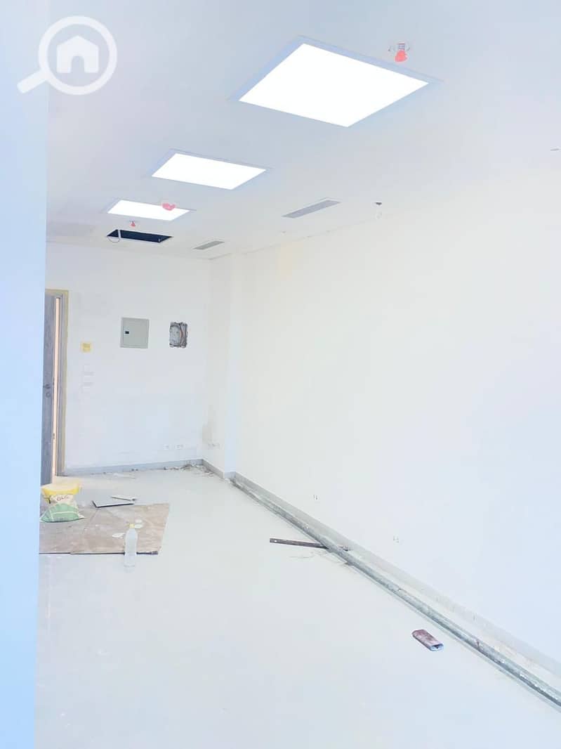 Office or clinic for rent, fully finished with air conditioning, in the heart of the banking district, amidst the largest medical complex, overlooking - Ansicht 5