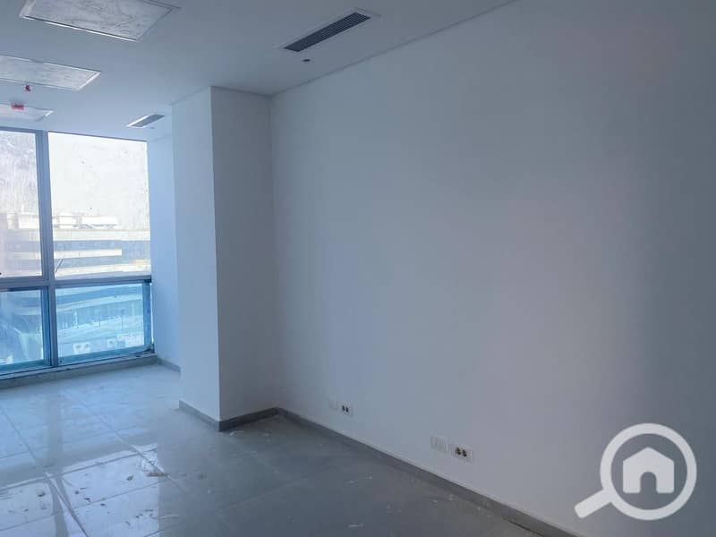 Office or clinic for rent, fully finished with air conditioning, in the heart of the banking district, amidst the largest medical complex, overlooking - Ansicht 6