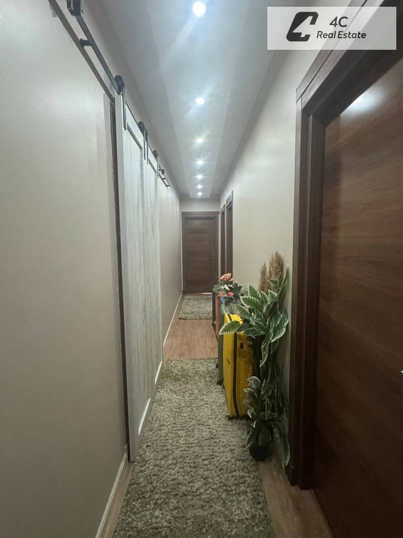 For sale at the lowest price, fully finished: a 216 sq m apartment in Mountain View Hyde Park, Fifth Settlement, overlooking the lake and villas. – pohled 5