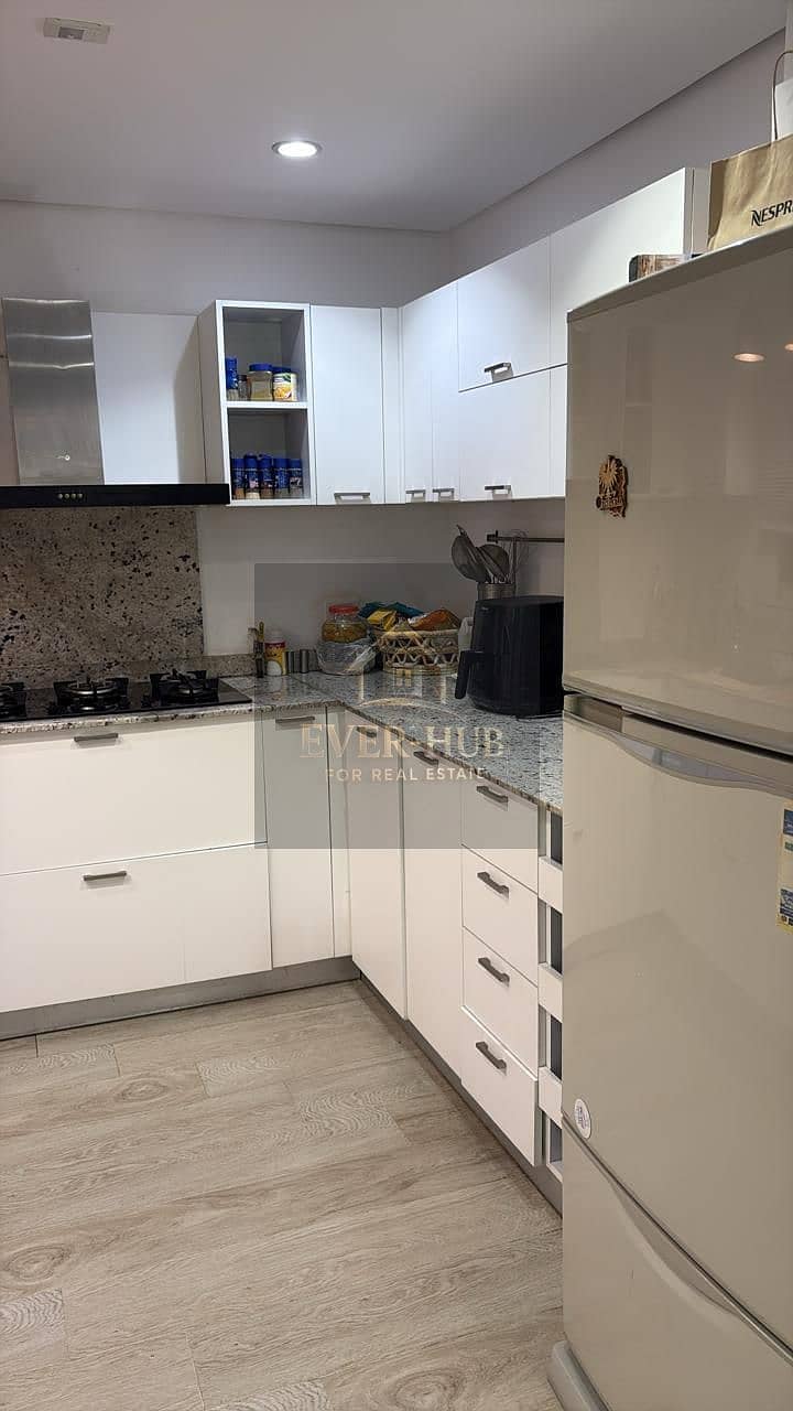 Twin House for Sale Hadayek El Mohandeseen Compound Sheikh Zayed Opposite Saudi Market Super Lux 3-Car Garage Ready to Move - Widok 3