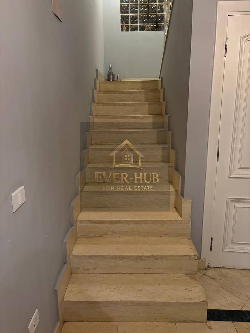 Twin House for Sale Hadayek El Mohandeseen Compound Sheikh Zayed Opposite Saudi Market Super Lux 3-Car Garage Ready to Move - Widok 4