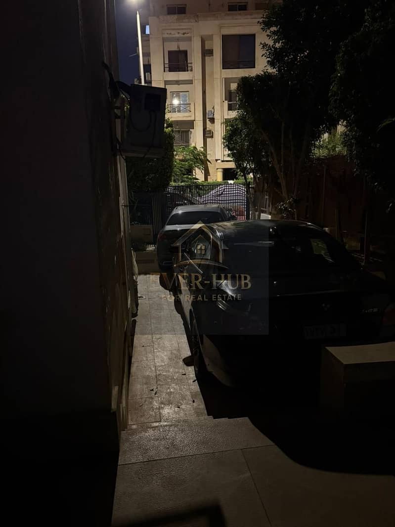 Twin House for Sale Hadayek El Mohandeseen Compound Sheikh Zayed Opposite Saudi Market Super Lux 3-Car Garage Ready to Move - Więcej