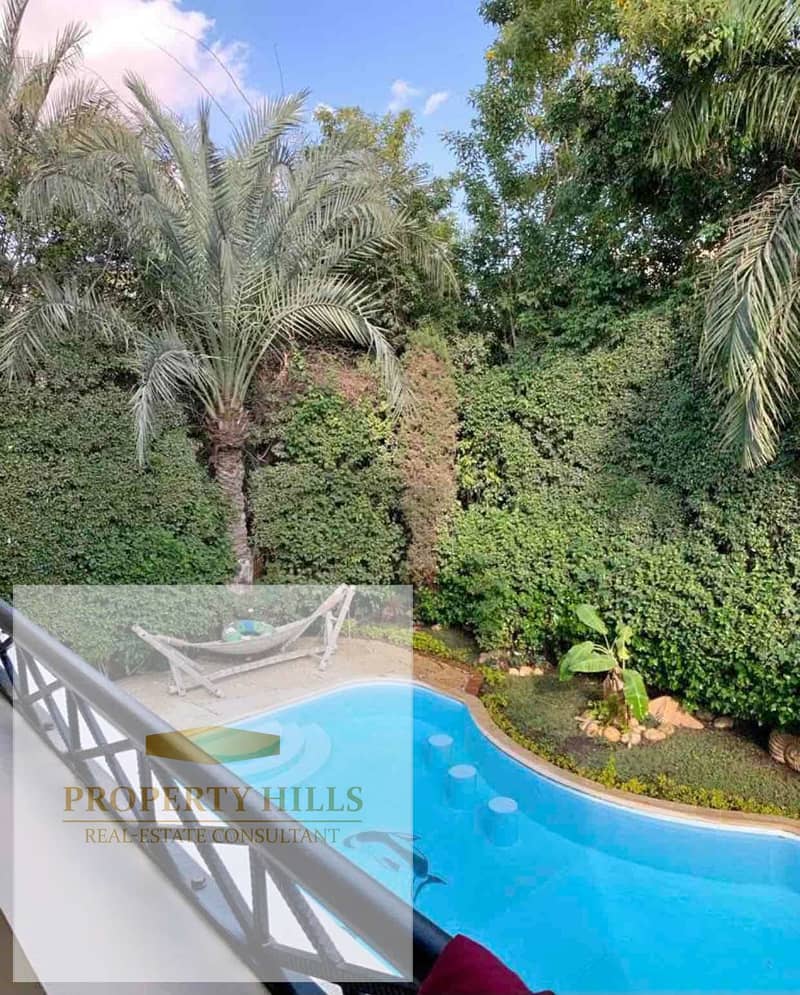 A villa with immediate delivery, 603 square meters, for families with great privacy. The compound has all services: gas, water, electricity, and is inhabited. It consists only of villas with a landscape view. 24/7 security is provided in the Fifth Settlement, behind the American University, in front of Mountain View, next to Katameya Dunes, and behind La Mirada and Patio 7. - Ansicht 2