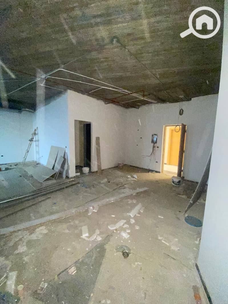 Office 86 M 3 rooms, bathroom, and kitchen in Mall West Gate, First District, 6th of October - Widok 4