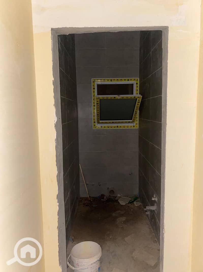 Office 86 M 3 rooms, bathroom, and kitchen in Mall West Gate, First District, 6th of October - Widok 6