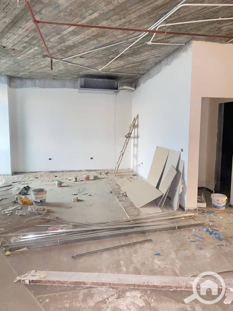 Office 86 M 3 rooms, bathroom, and kitchen in Mall West Gate, First District, 6th of October - Więcej