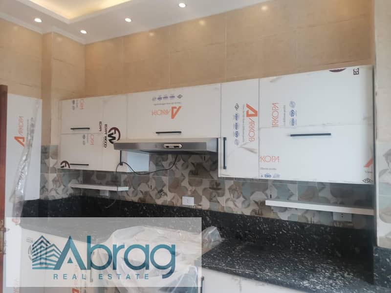 For rent: Corner townhouse, 364 sq m, kitchen and air conditioning, super deluxe, Etapa Compound, Sheikh Zayed - Mehr