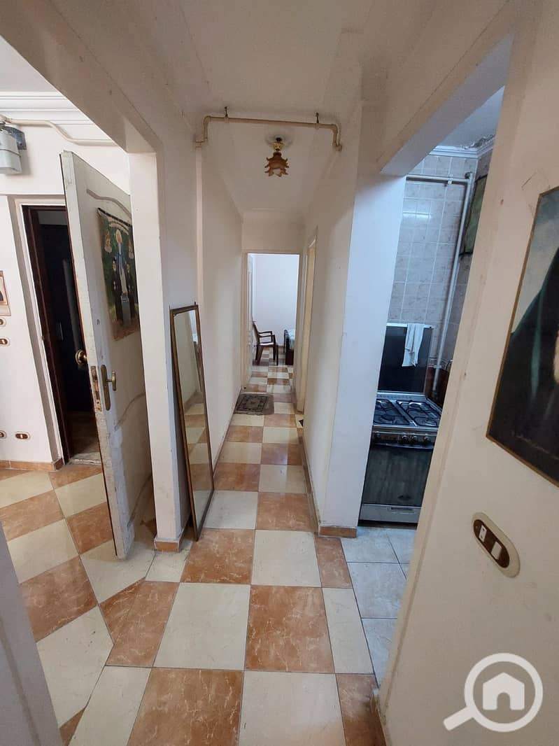 Apartment for sale: 3-bedroom unit on Jamal Abdel Nasser Street (main road) heading toward Victoria, 7th floor. Licensed, 90 sq. m. , 2 bedrooms and a - Ansicht 6