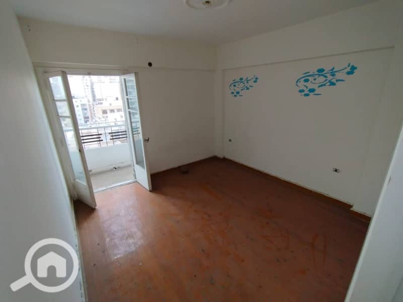 Apartment for sale 160m / Stanley between the tram and the sea, 90s buildings, licensed with open views. - Mehr