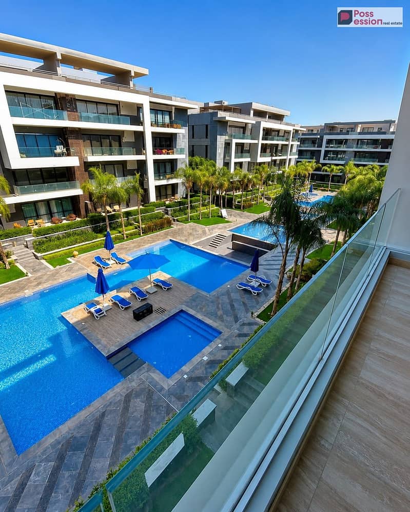 Fully Finished 4-Bedroom Apartment with garden for Sale in Patio Oro New Cairo - Więcej