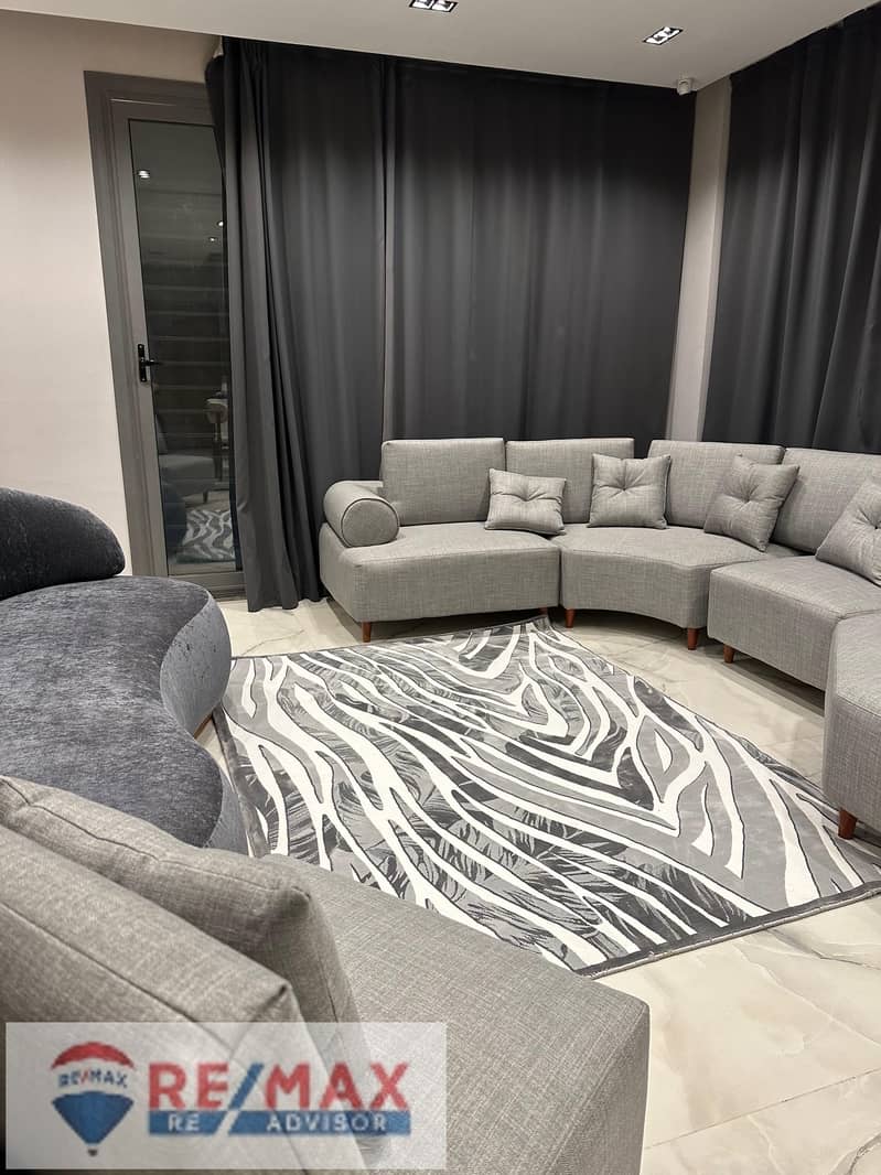 Furnished villa with swimming pool for rent, modern furnishings of the highest standard, in Al Reem Compound - Sheikh Zayed - Ansicht 5