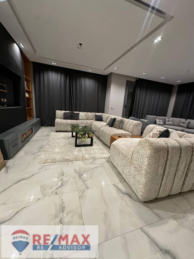 Furnished villa with swimming pool for rent, modern furnishings of the highest standard, in Al Reem Compound - Sheikh Zayed - Ansicht 6