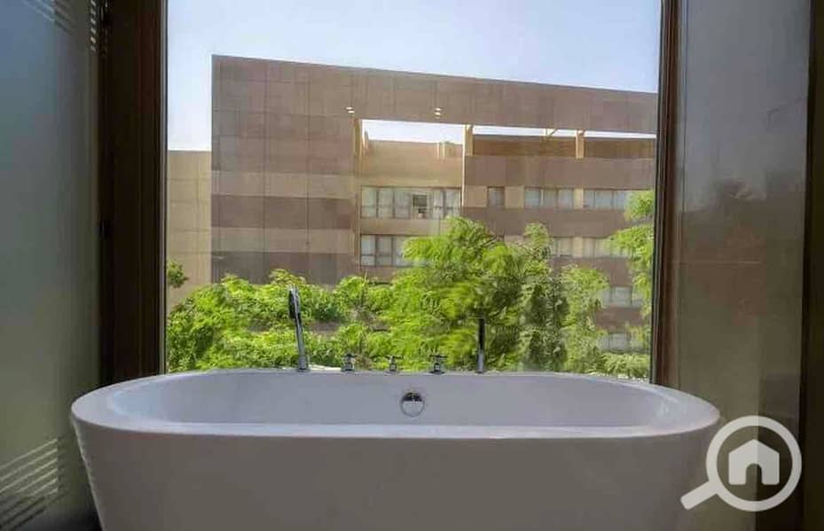 The last apartment I see the pyramids with hotel services, finished with air conditioning in the Eastern Expansions, October, next to New Giza and جولز, and near Palm Hills زا كراون and Golf Views. - Więcej