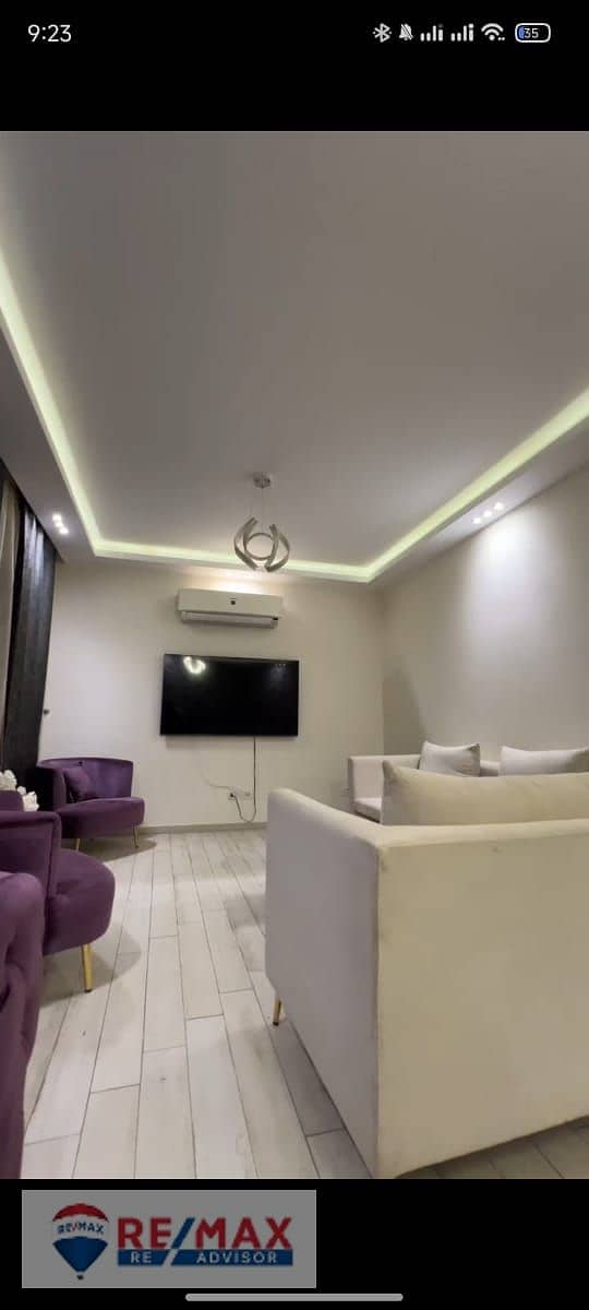 Furnished apartment for rent, modern furnishings, top-floor location with garden in Beverly Hills Westown Compound - Sheikh Zayed - Ansicht 4