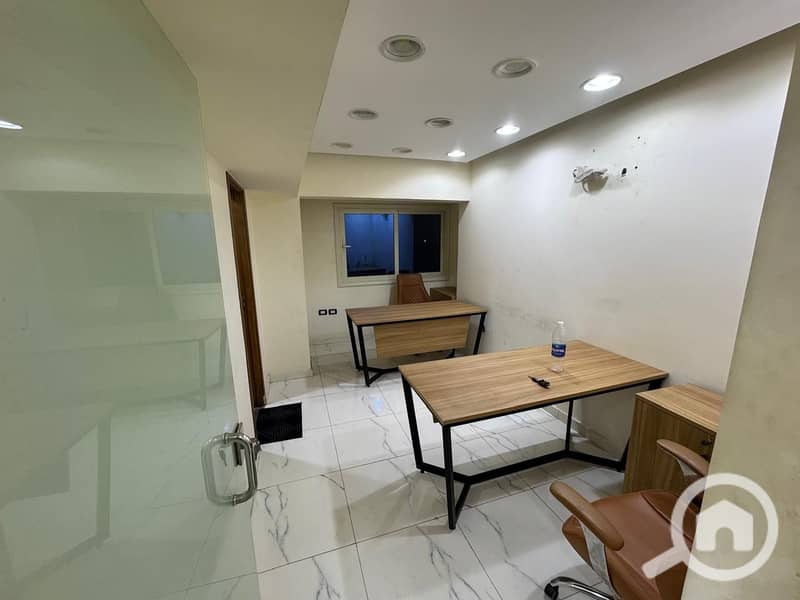 Office for sale 100 square meters with furniture and air conditioning in Saint Fatima Square - Widok 3