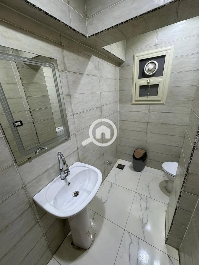 Office for sale 100 square meters with furniture and air conditioning in Saint Fatima Square - Widok 4
